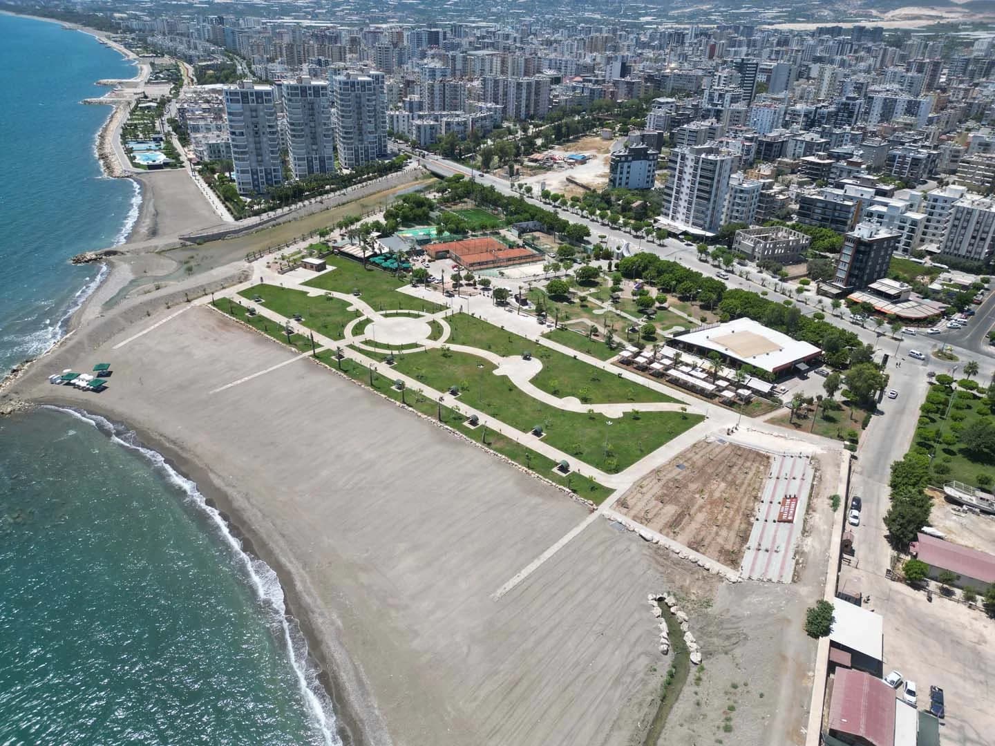 Rıfat Coşkun Cüceloğlu Meydanı Fotoğrafı